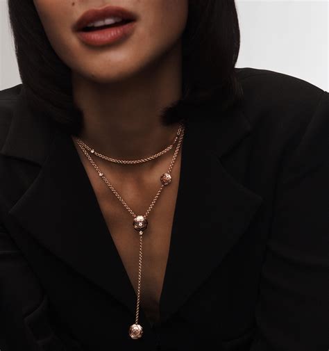 chanel necklaces for women.